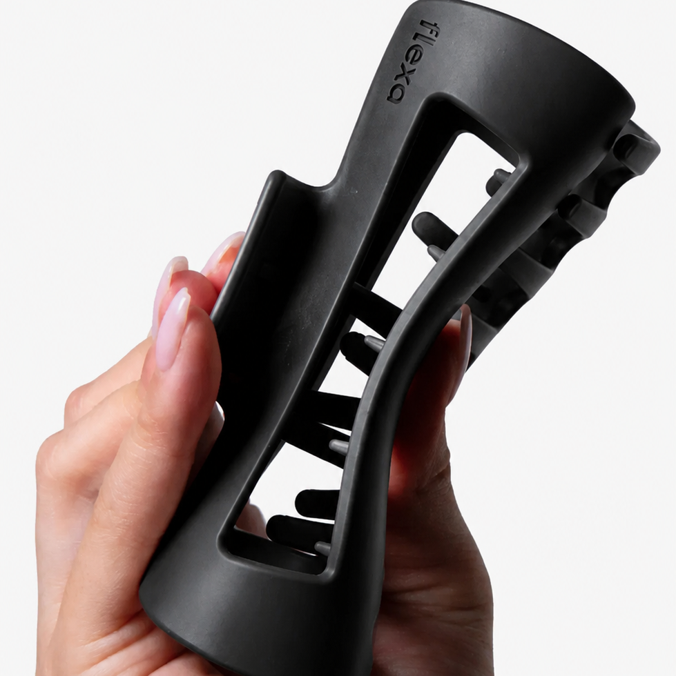 Flexa Airy Hair Claw held in hand