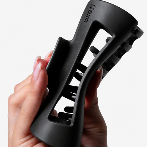 Flexa Airy Hair Claw held in hand